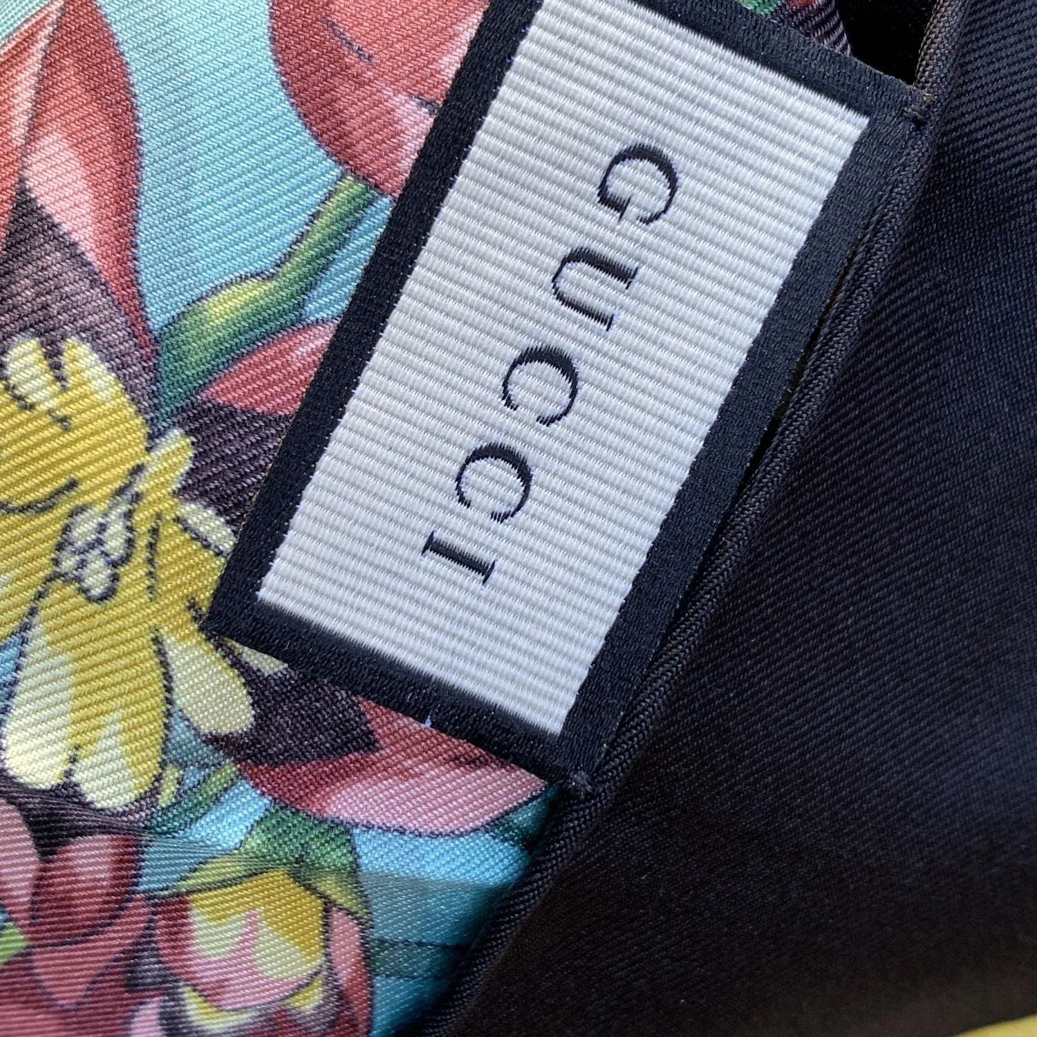 Gucci Black and Turquoise Silk Twill Flora Infinity Chrissy Scarf