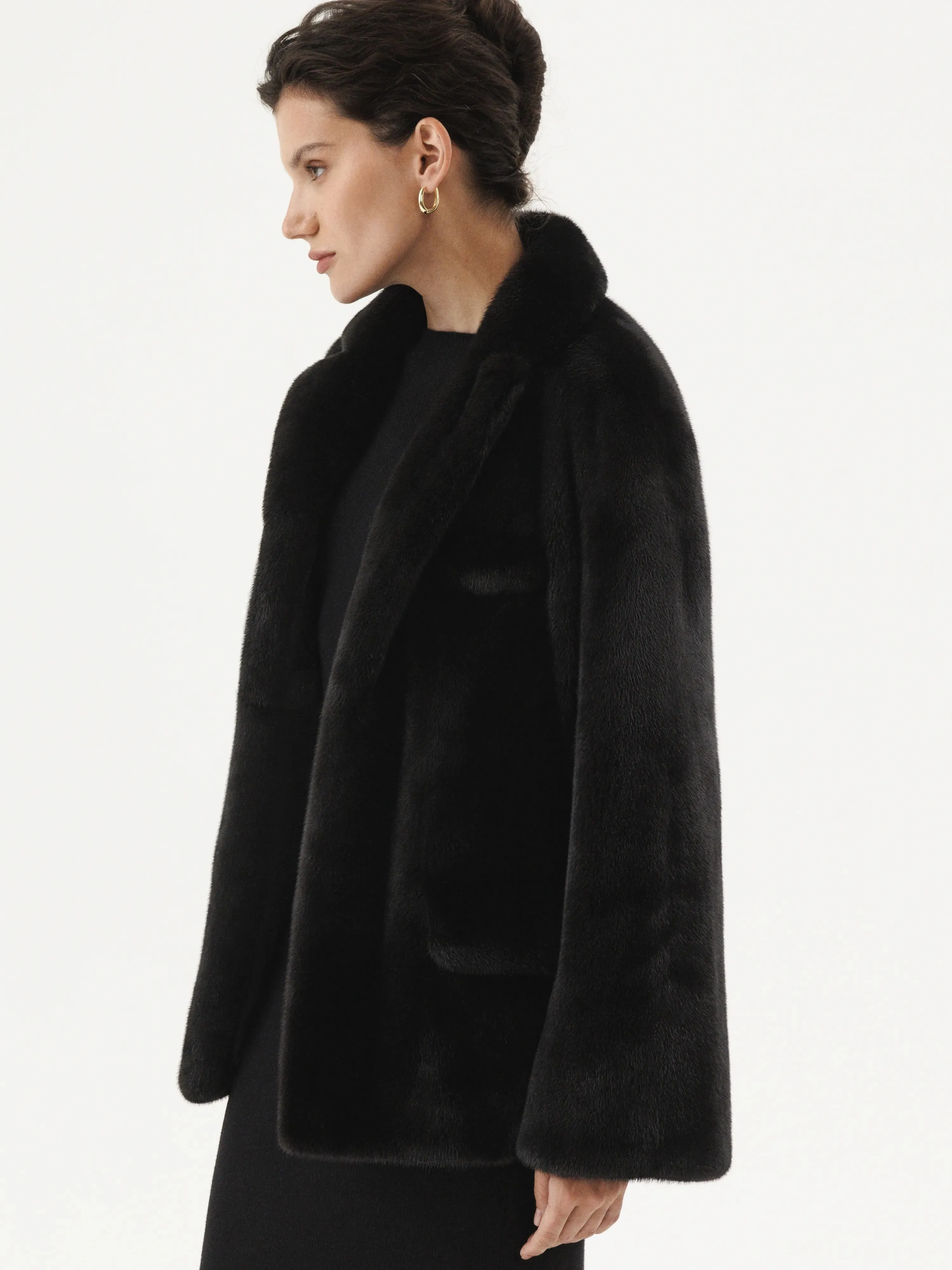 Mink fur coat in an incredible off-white shade with an English collar