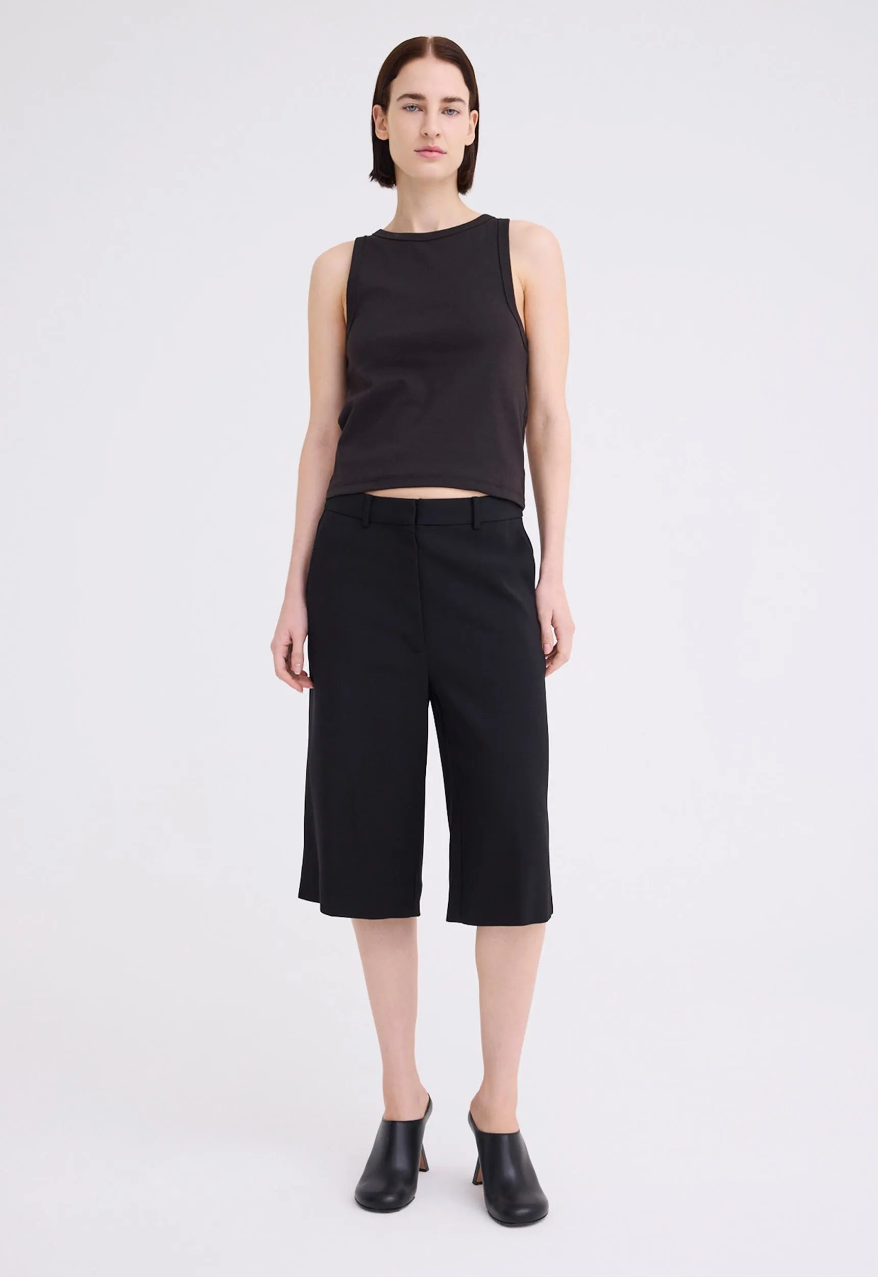 Veer Tailored Bermuda Short - Black